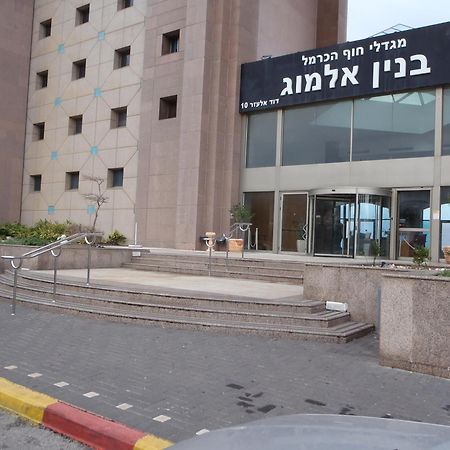 Marom Apartments Hof Hacarmel ハイファ エクステリア 写真